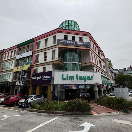 Pillows Plus Kota Damansara Exterior photo